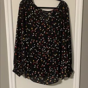 Long sleeve crepe shoulder top